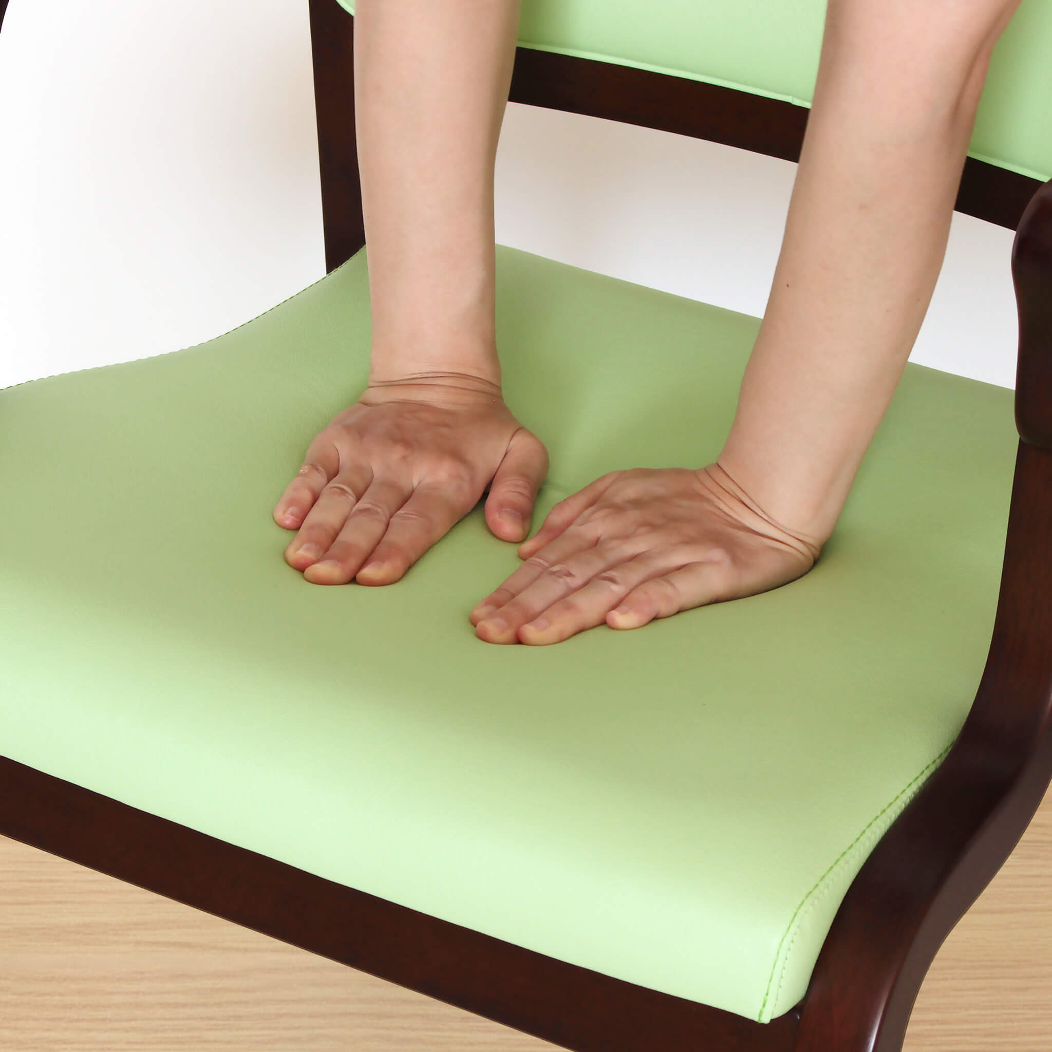 長時間座っても快適な椅子