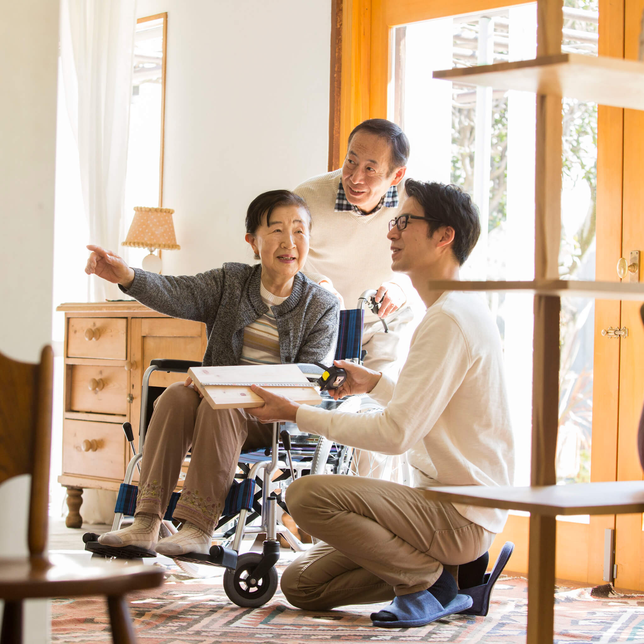 会話している家族